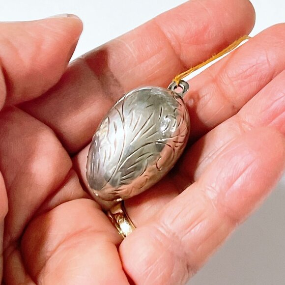 Vintage Sterling Silver 925 Etched Egg Pendant - Picture 2 of 7
